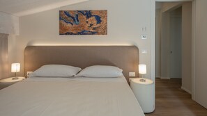 4 slaapkamers, een strijkplank/strijkijzer, gratis wifi, beddengoed