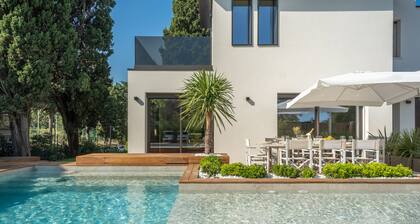 Marea 8, Emma Villas