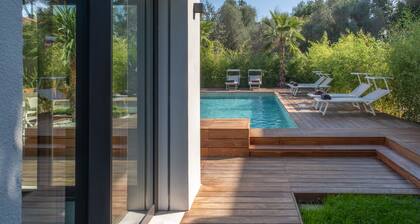 Marea 8, Emma Villas