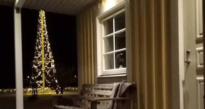 Gula Huset Mellan Kungälv, Torslanda och Göteborg
