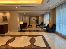 Sala de estar en el lobby