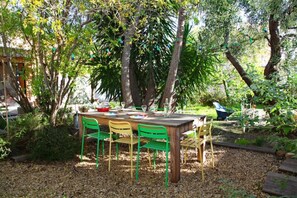 Outdoor dining