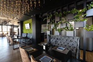 Dining - Altyn Eco Park (Astana)