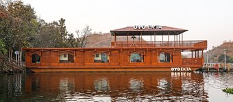 Ekta Houseboat Statue Of Unity Kevadia