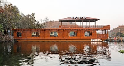 Ekta Houseboat Statue Of Unity Kevadia