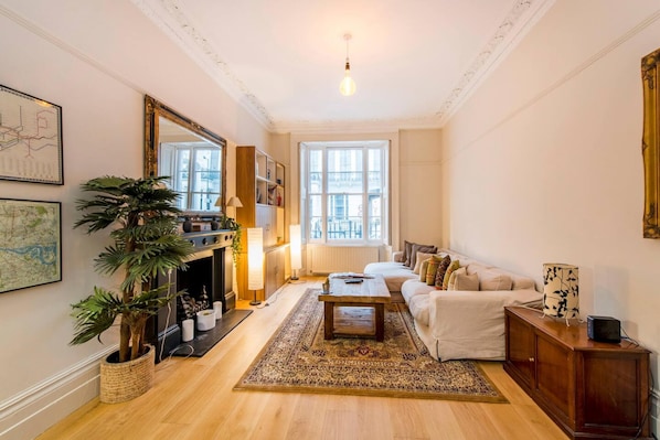 Apartment - 2-bed Flat in Paddington Near Hyde Park (London)