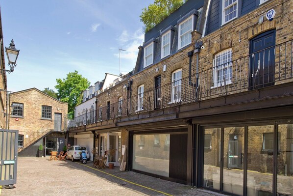 Apartment | 2 bedrooms - Traditional 2-bed Apartment Notting Hill (London)