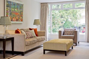 House - Tasteful 4bed Holland Park (London)