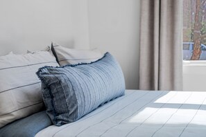 1 makuuhuone, työpöytä, silitysrauta/-lauta, Wi-Fi