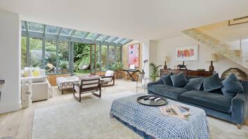 5 bedrooms, Internet