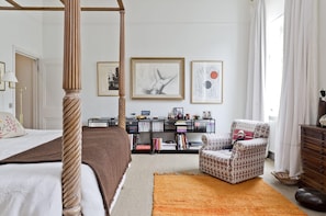 House - Gorgeous Stylish Interior Designed 5 Bed Home in Holland Park - Superb Location (London)