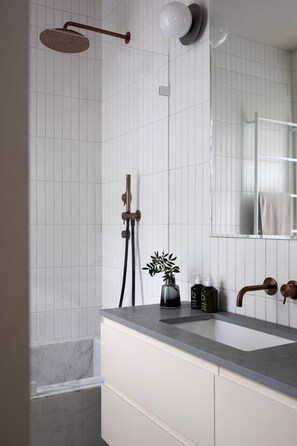 House | 3 bedrooms, Internet - Designer Canal House 2 or 3 Bed Little Venice (London)