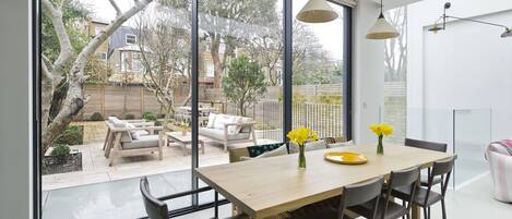 5 bedrooms, Internet