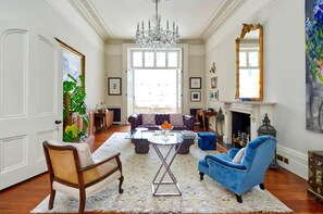 2 bedrooms, Internet - Grand 2 Bedroom Flat Kensington (London)