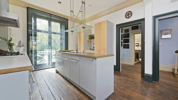 5 bedrooms, Internet