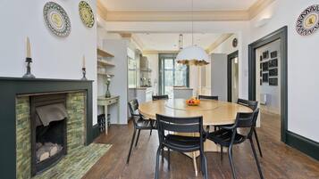 5 bedrooms, Internet