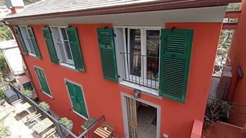 Comfort tweepersoonskamer | Uitzicht op de binnenplaats