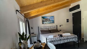 Standard Double Room | Down comforters, memory foam beds, in-room safe, desk