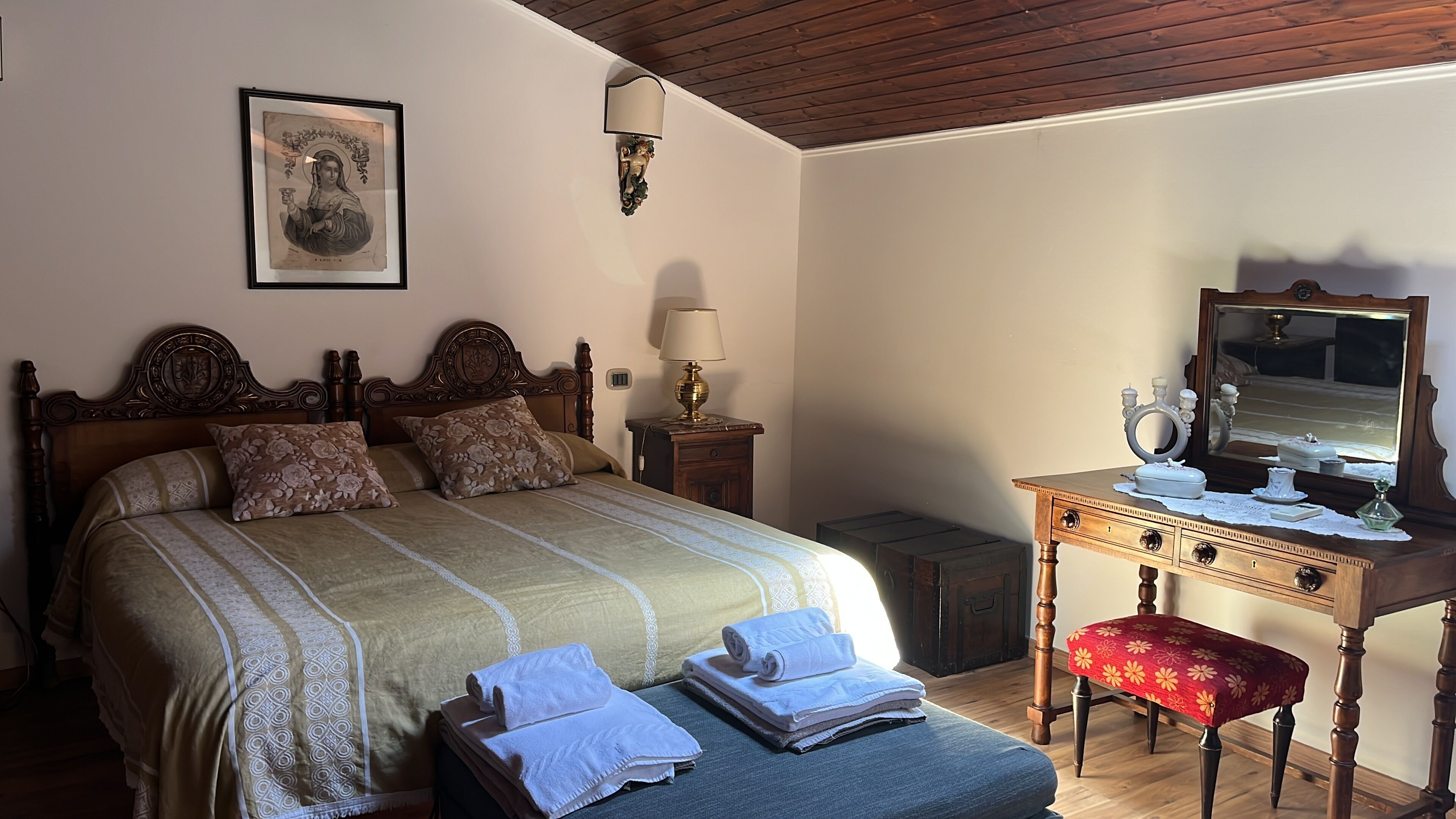 1 camera, una scrivania, ferro/asse da stiro, Wi-Fi gratuito