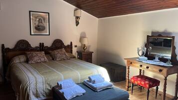 1 camera, una scrivania, ferro/asse da stiro, Wi-Fi gratuito