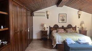 1 habitación, escritorio, tabla de planchar con plancha y wifi gratis 