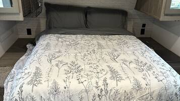 2 bedrooms, bed sheets
