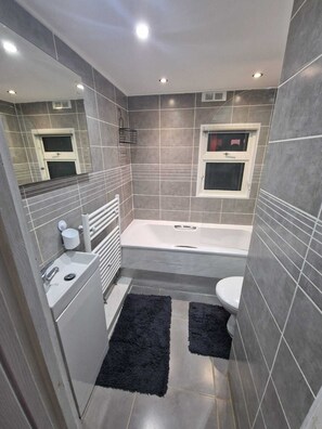 Bathroom - 4-bed Lodge in Flamborough Bridlington Sleeps 8 (Bridlington)