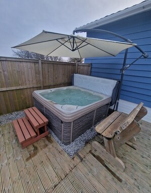 Cabin | Property grounds - 4-bed Lodge in Flamborough Bridlington Sleeps 8 (Bridlington)