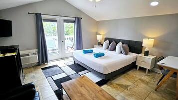 Room 49 - Signature - King Bed - Adults Only 21+ | Bettwäsche aus ägyptischer Baumwolle, hochwertige Bettwaren