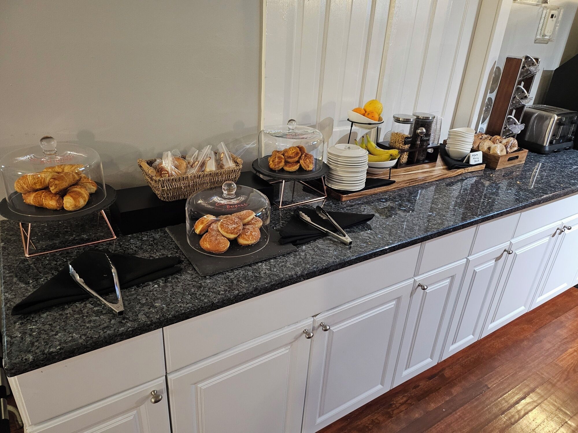 Free daily continental breakfast 