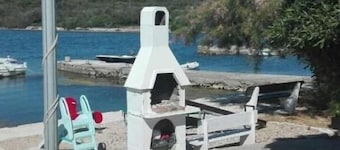 Perini Dvori - by the sea - A2 Volak