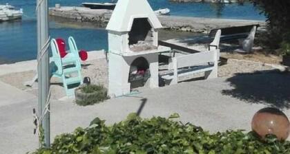 Perini Dvori - by the sea - A2 Volak