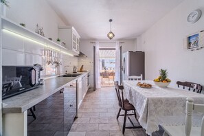 Apartment (Višnjica - sea view - A1(4+1)) | Living area