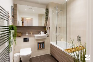 淋浴設備、風筒、提供毛巾、番梘