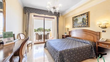 Comfort-Doppelzimmer, Balkon, Meerblick | Minibar, Zimmersafe, Schreibtisch, kostenloses WLAN