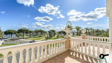 Chambre Double Confort, balcon, vue mer | Vue de la chambre