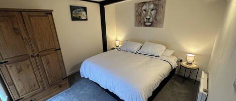 1 bedroom, free WiFi, bed sheets