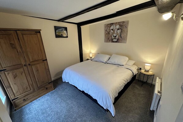 1 bedroom, free WiFi, bed sheets