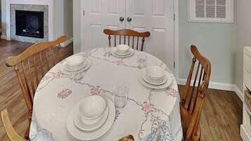 Condo (1 Bedroom) | Property amenity