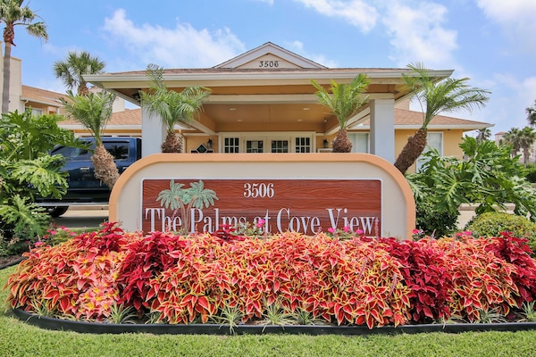 Condo (1 Bedroom) | Property amenity