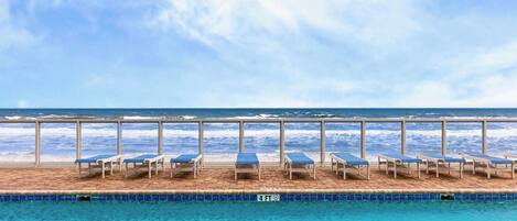 Condo (3 Bedrooms) | Property amenity