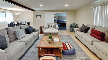 House (4 Bedrooms) | Front of property