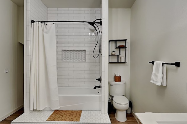 House (4 Bedrooms) | Property amenity