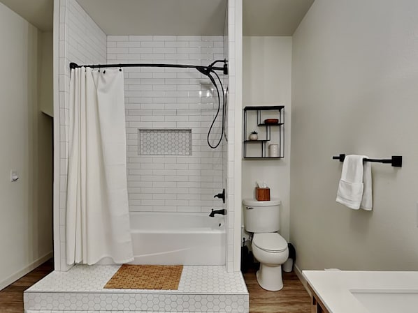 House (4 Bedrooms) | Property amenity