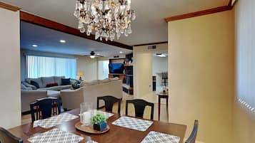 House (4 Bedrooms) | Property amenity