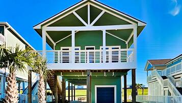 House (4 Bedrooms) | Front of property