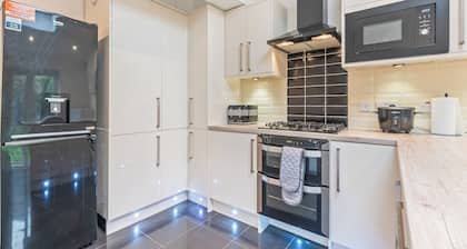 This 5-bedroom house exudes an aura of openness and comfort.