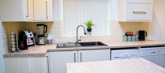 This 5-bedroom house exudes an aura of openness and comfort.