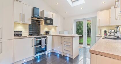 This 5-bedroom house exudes an aura of openness and comfort.