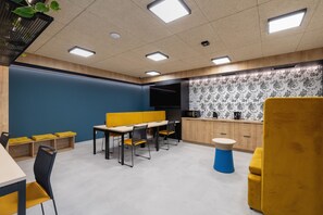 Dining - Bright Apartment Kraków by Renters (Kraków)